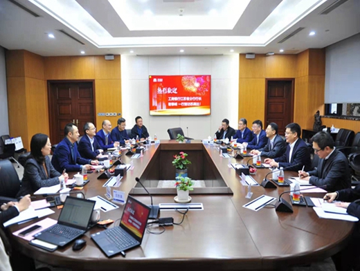 工商銀行江蘇省分行行長(zhǎng)謝泰峰一行到訪蘇美達(dá)